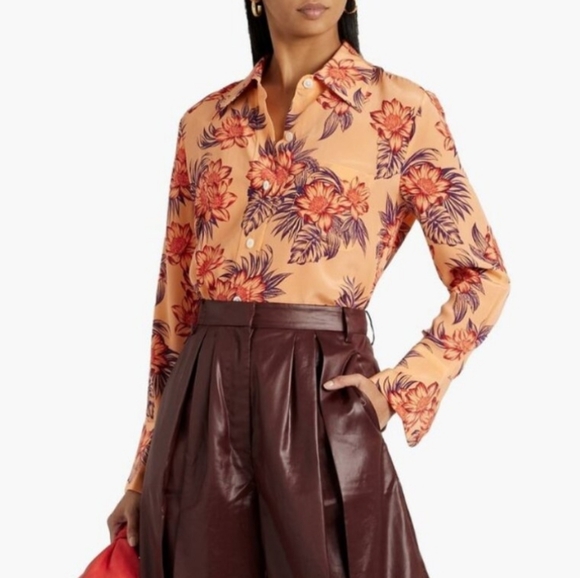 Equipment Quinne in Cantaloupe Floral Silk Oversized Button Down Shirt SZ Small - Picture 2 of 9